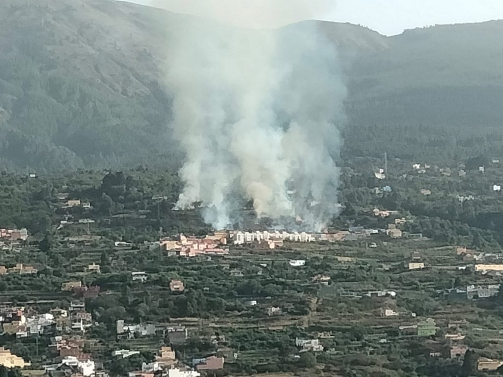 Declarado un incendio en La Orotava, Tenerife