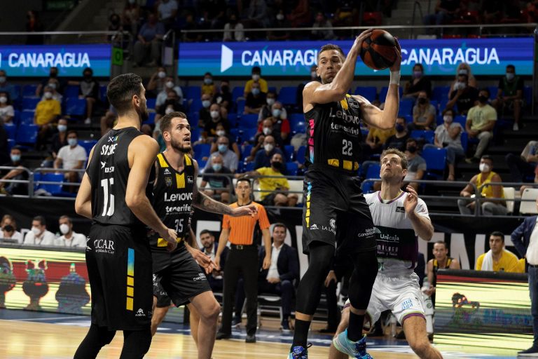 El Lenovo Tenerife suma en casa su primer triunfo liguero bajo la batuta del maestro Fitipaldo (87-82)