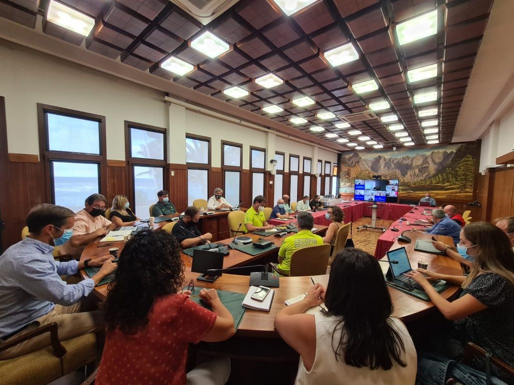 El Pevolca fija el plan de evacuación en La Palma: población afectada, alojamientos alternativos, transporte y ganadería