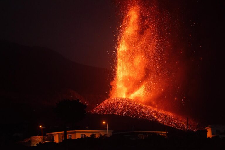 Proponen declarar la zona del volcán como Parque Nacional para expropiar con un justiprecio a los afectados