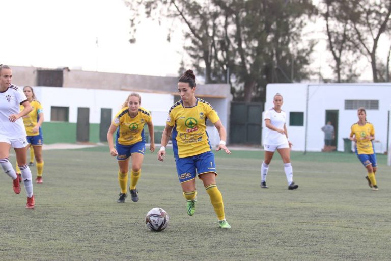 El CD Femarguín recibe al CD Castellón para intentar estrenarse
