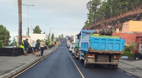 Reabierta la carretera de Fuencaliente por la zona de El Charco tras descartar nuevos desprendimientos