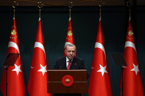 Erdogan dice que trata de abrir un "corredor de la paz" en Ucrania