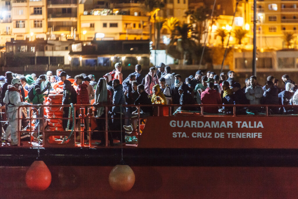 Salvamento rescata a 68 ocupantes de dos pateras cerca Alegranza y Gran Canaria