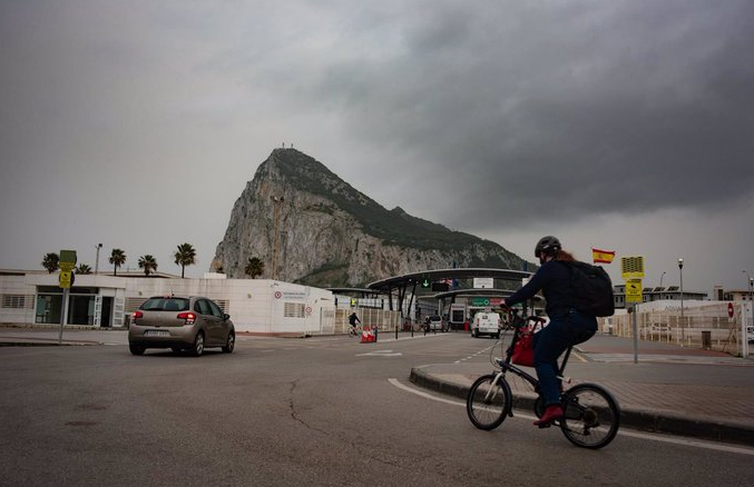Luz verde al mandato que permite iniciar la negociación sobre Gibraltar