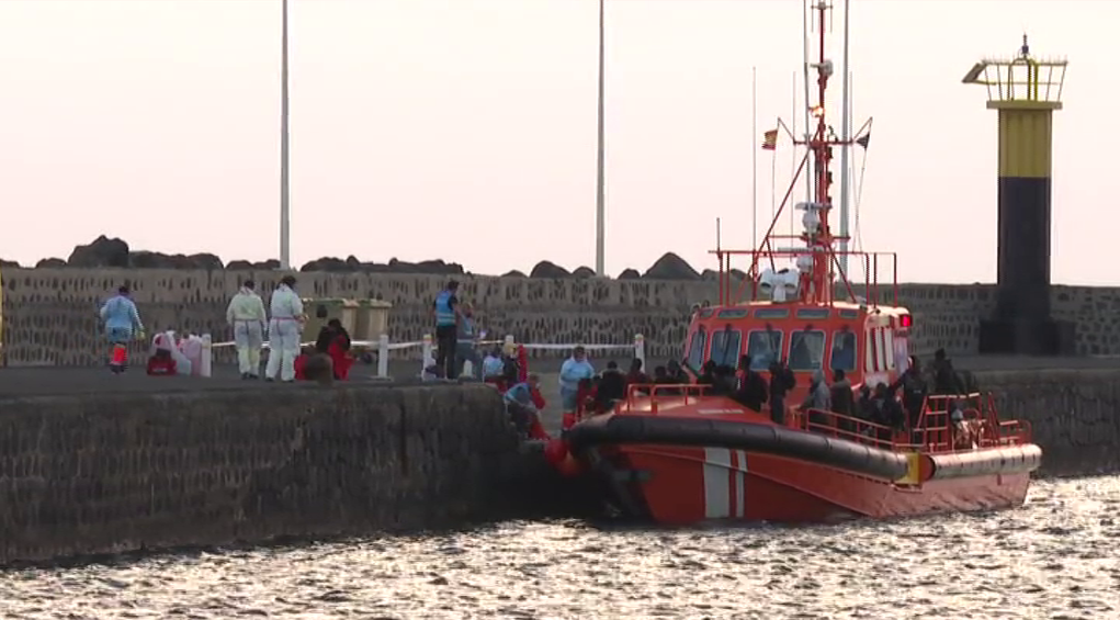 Llegan ocho embarcaciones con migrantes desde la tarde de ayer