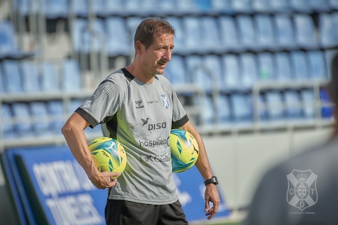 Enric Gallego podría incorporarse al trabajo en grupo del CD Tenerife la próxima semana