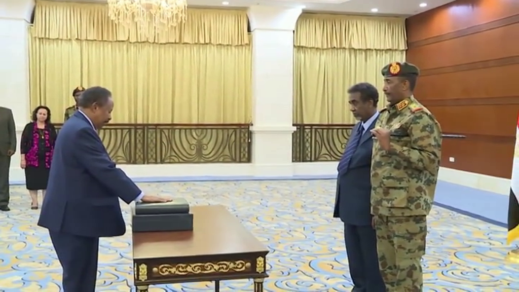 El Gobierno de Sudán rechaza su disolución "unilateral"