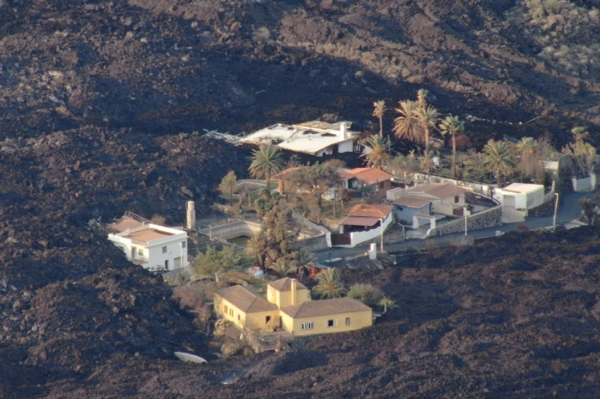 Algunas casas cerca del cono tienen grietas que amenazan su habitabilidad