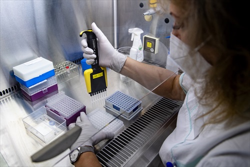 Detectan en Madrid el primer caso de la variante ómicron en España