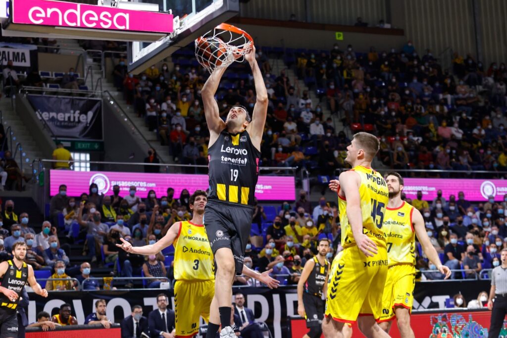 El Lenovo Tenerife resuelve con solvencia ante el Morabanc Andorra (79-70)