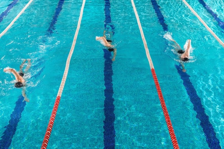 Los cinco récords de España fueron batidos por nadadores del club Tenerife Másters, en una competición que acogió a un centenar de nadadores