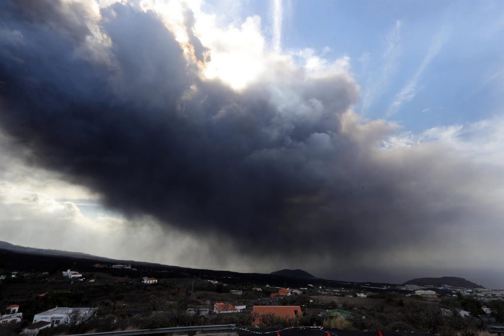 La calidad del aire es extremadamente desfavorable en cinco municipios de La Palma