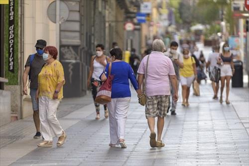 Canarias sigue con los contagios disparados: 2.670 en las últimas horas