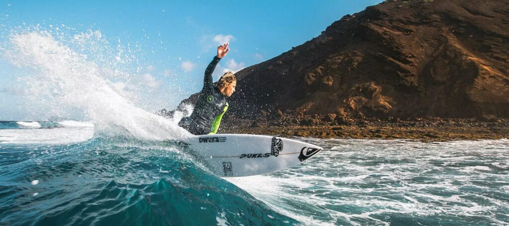El operador turístico de surf 'Puresurfcamps' llega a Canarias con 'Tusity' 