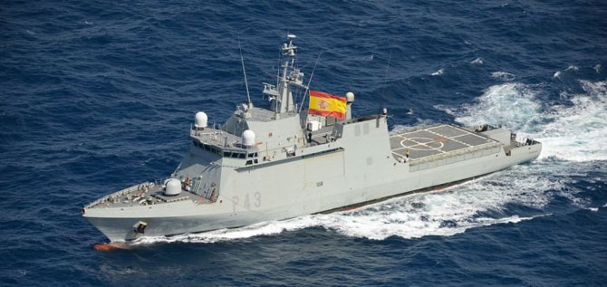El buque de acción marítima “Relámpago” despliega 10 sismómetros en La Palma