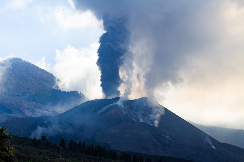 Los científicos analizan si la última reactivación del volcán es puntual