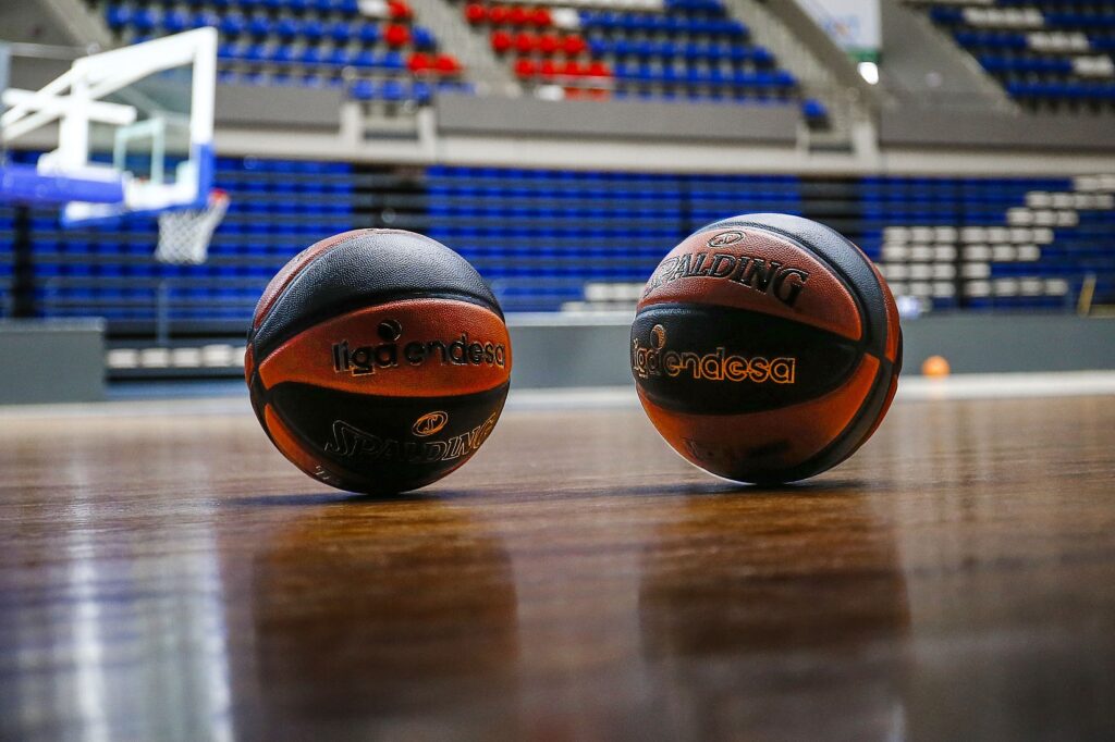 Aplazado el Lenovo Tenerife-Valencia Basket por positivos en covid-19