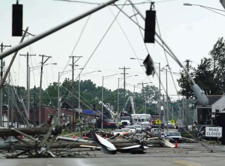 Entre 70 y 100 fallecidos al paso de los tornados por el oeste de Kentucky