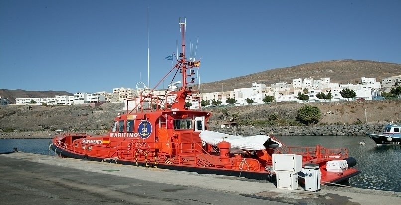 Salvamente Marítimo auxilia dos neumáticas con 105 migrantes y localizada otra Fuerteventura