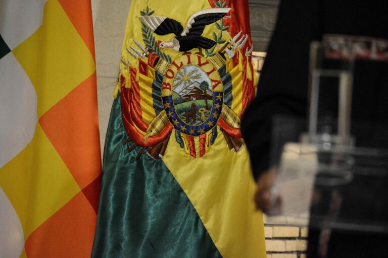 Los gobiernos de Bolivia y Chile acuerdan reabrir sus fronteras al tráfico de mercancías