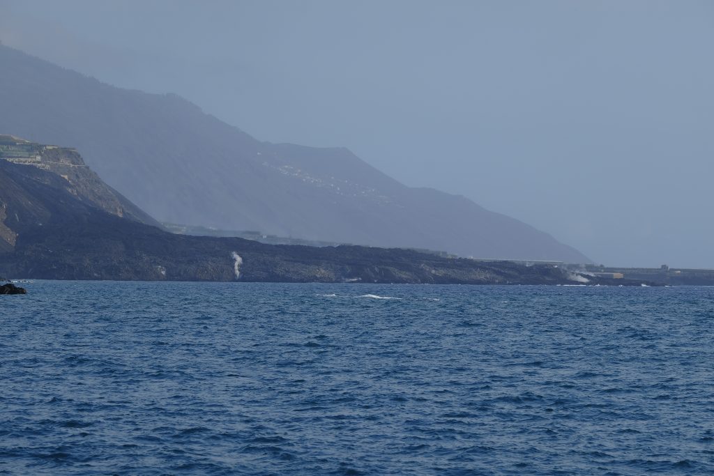Restringido el acceso a la zona por Puerto Naos, La Bombilla y El Remo por gases volcánicos