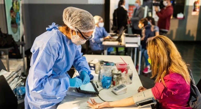 Canarias registra 5 fallecimientos y 1.312 casos de COVID-19