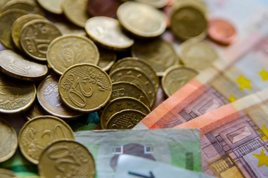 El euro alcanza su valor mínimo desde hace 20 años
