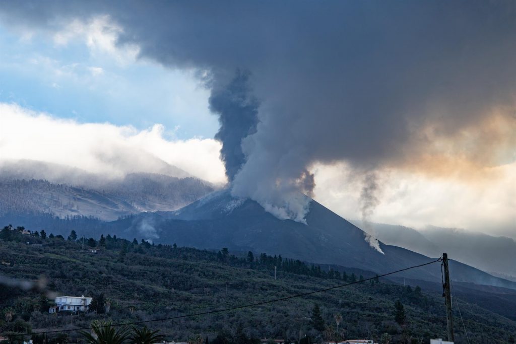 El tremor en La Palma vuelve a descender tras el repunte de la actividad volcánica