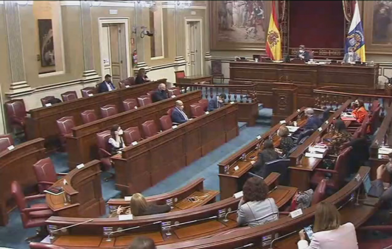 El Parlamento saca adelante los presupuestos de Canarias para 2022