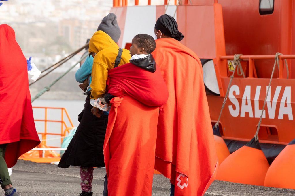 Salvamento rescata a otros 55 migrantes cerca de Gran Canaria
