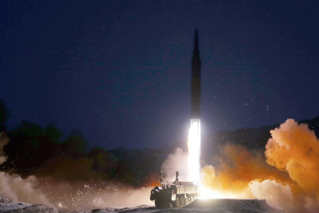 Corea del Norte lanza un tercer misil en poco más de una semana