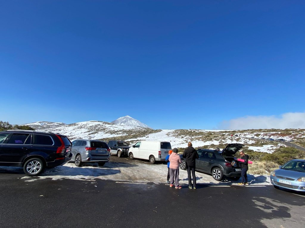 Piden precaución para aquellos que vayan a ver la nieve en el Teide
