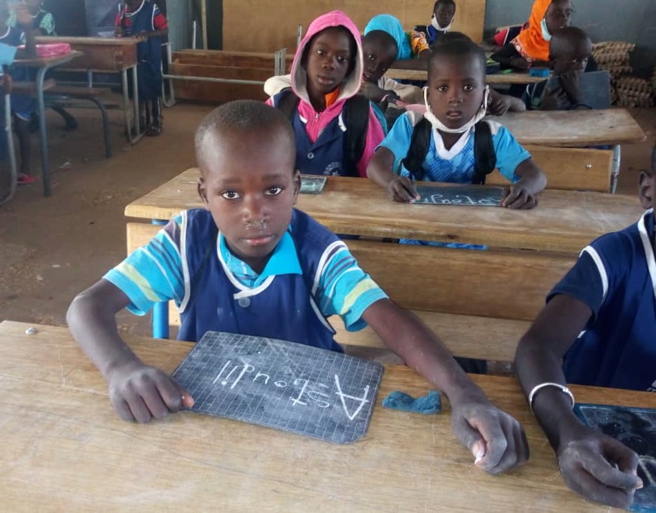 Un grupo de canarios abre un colegio en Senegal en plena pandemia