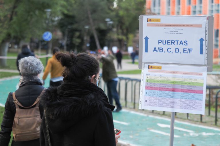Unos 100.000 opositores optan este sábado a 6.739 plazas de la Administración Pública