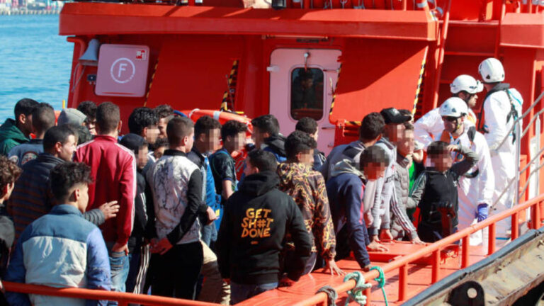 La Rioja asume la tutela de tres menores no acompañados procedentes de Canarias