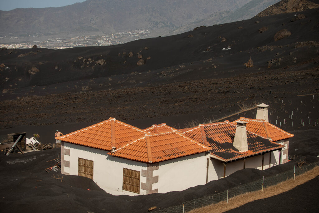 La marcha tiene como finalidad recaudar fondos para los damnificados por el volcán de la isla de La Palma