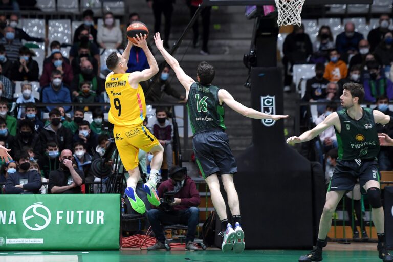 58-74. El Lenovo Tenerife da un golpe de efecto ante el Joventut antes de la Copa