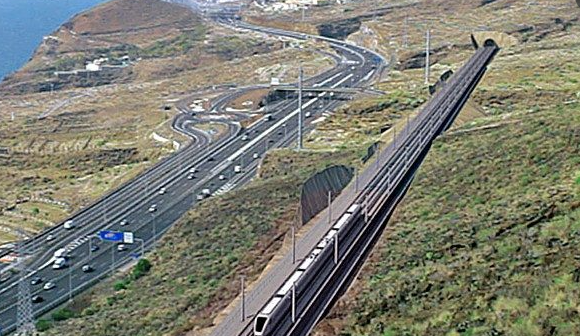 Pedro Martín admite que el tren del sur de Tenerife "es un dineral" y no se impulsará en este mandato