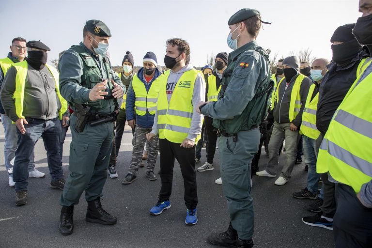 Continúa la huelga del transporte, con 34 personas detenidas