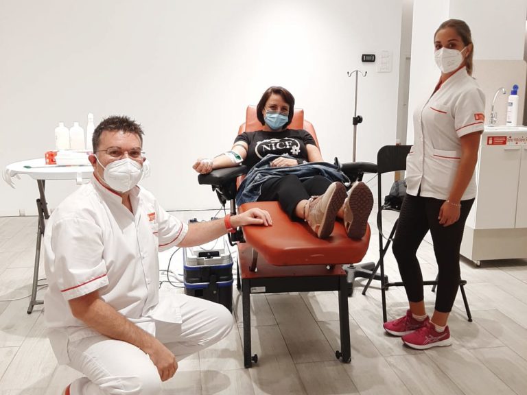 El ICHH insta a los canarios a donar sangre tres o cuatro veces al año para no parar la actividad hospitalaria