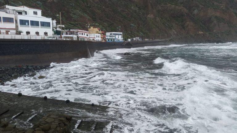 Los accesos al mar en Taganana, Almáciga y Benijo en Tenerife continúan cerrados