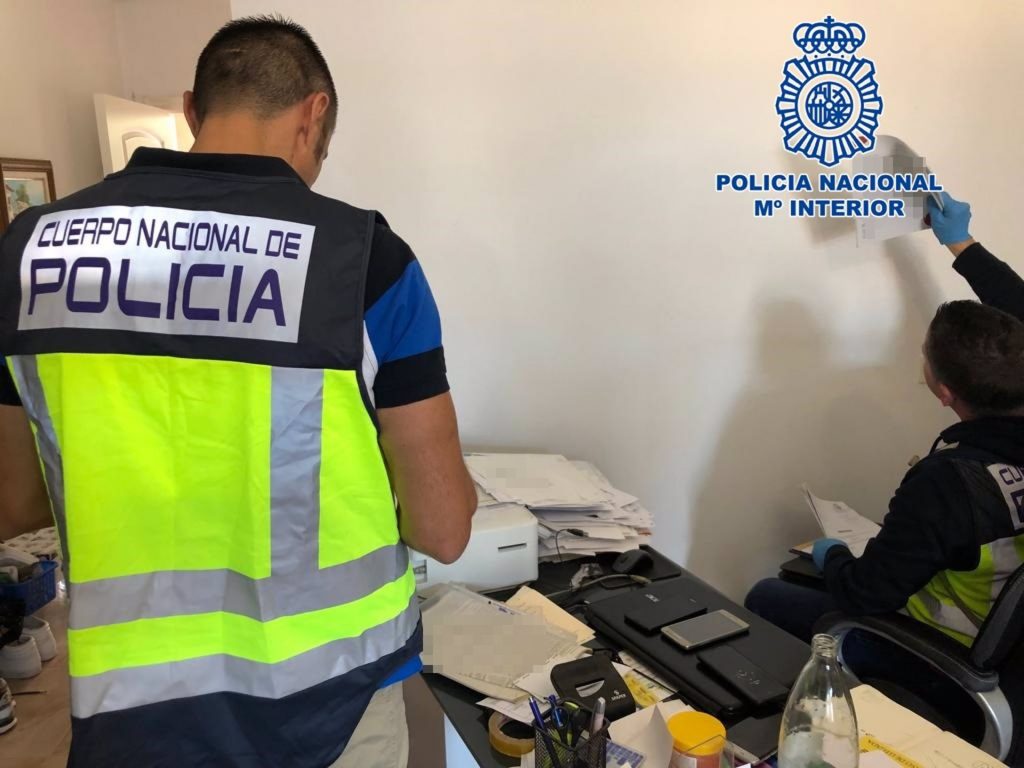 90 detenidos, 2 en Gran Canaria, por vender pasaportes falsos a 1.000 euros