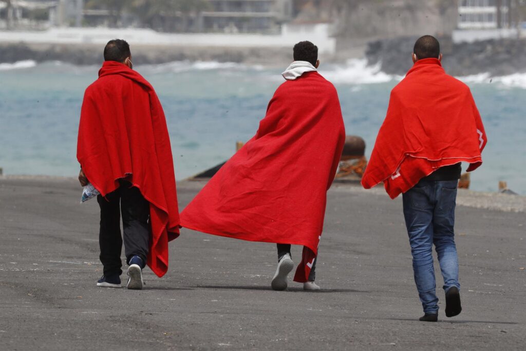 Rescatan a 93 migrantes de dos barquillas en Gran Canaria y Lanzarote