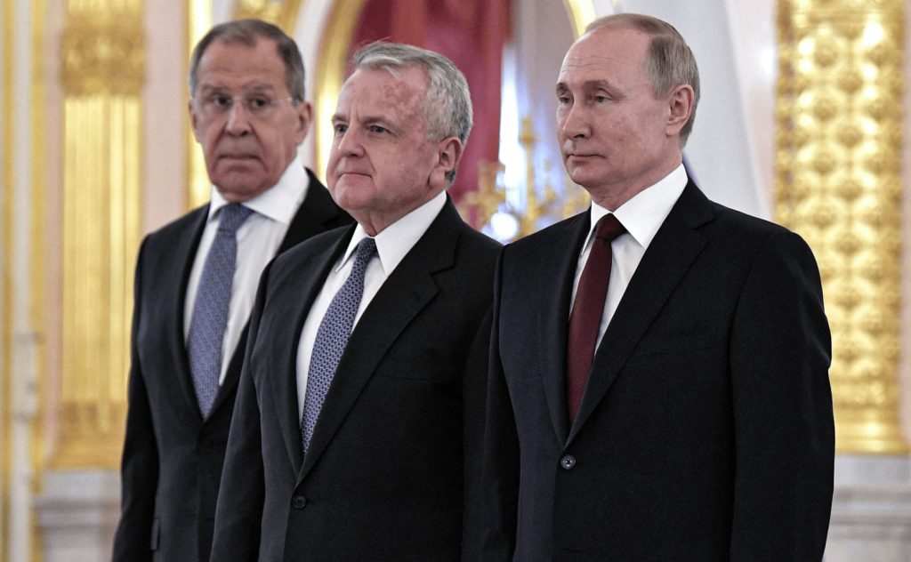 El embajador de EEUU en Rusia dice que Washington "no cederá al chantaje nuclear" de Rusia