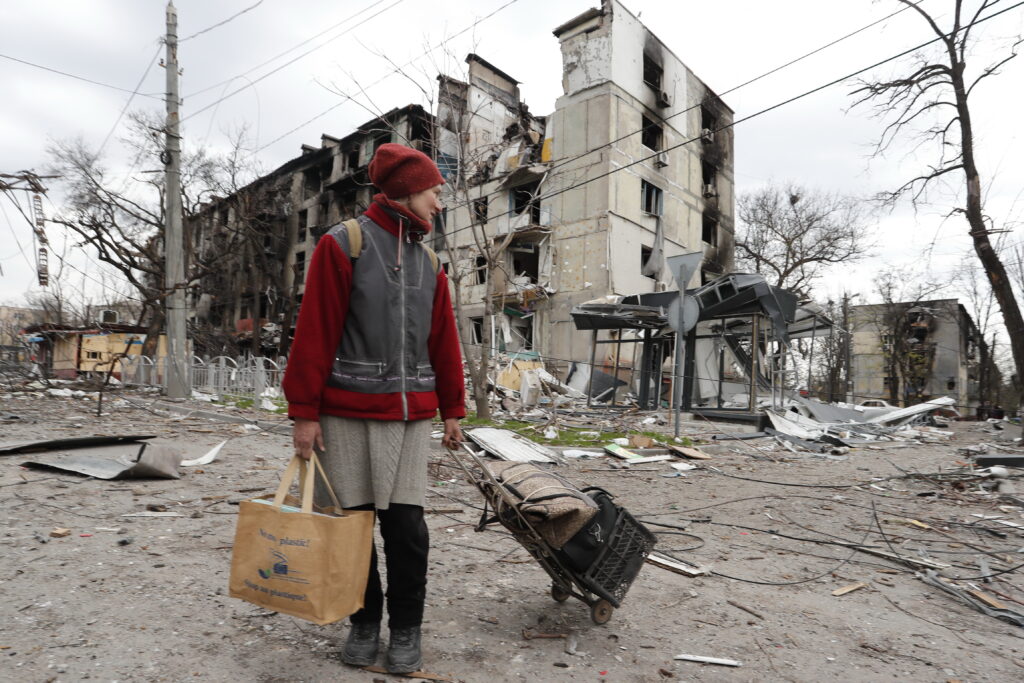 Zelenski cifra en 120.000 los civiles "atrapados" en Mariúpol y dice que la situación es "difícil"