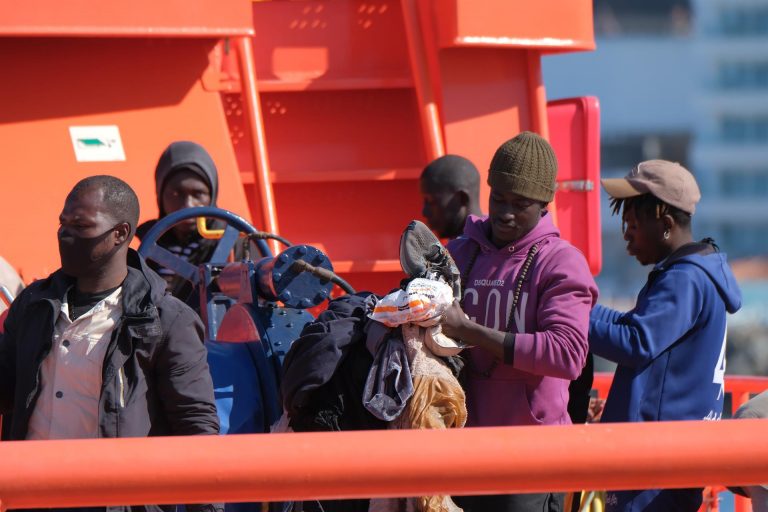 Salvamento rescata a 47 migrantes cerca de Lanzarote