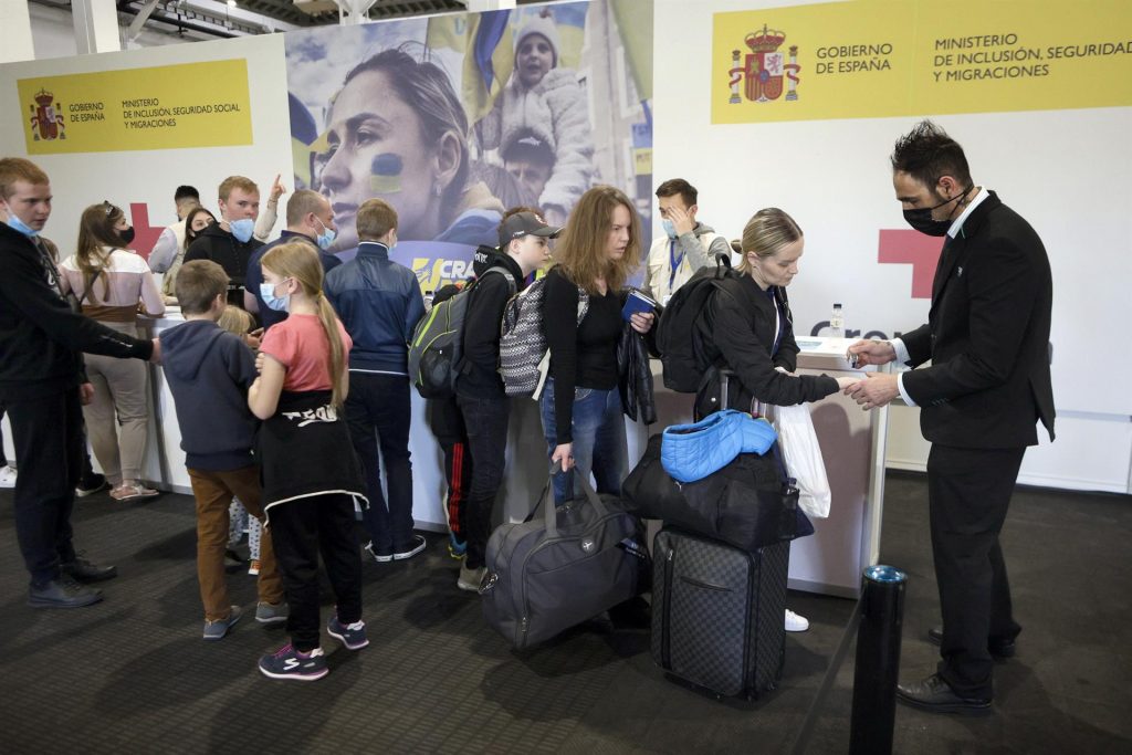 Llegan más de un centenar refugiados ucranianos a Canarias