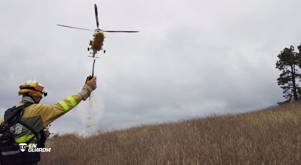 'En guardia' muestra cómo se combate un incendio desde tierra y aire