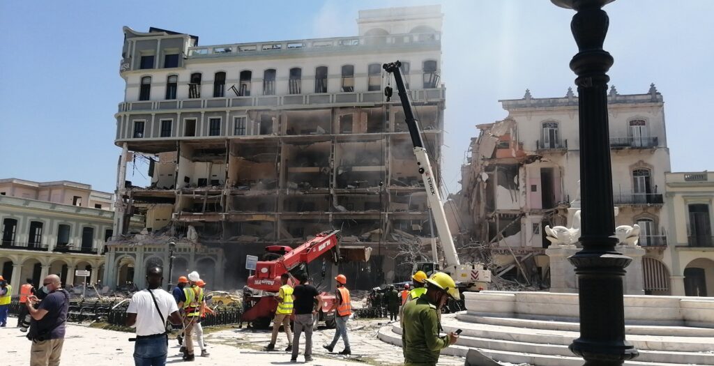 Una explosión destroza el histórico Hotel Saratoga de La Habana